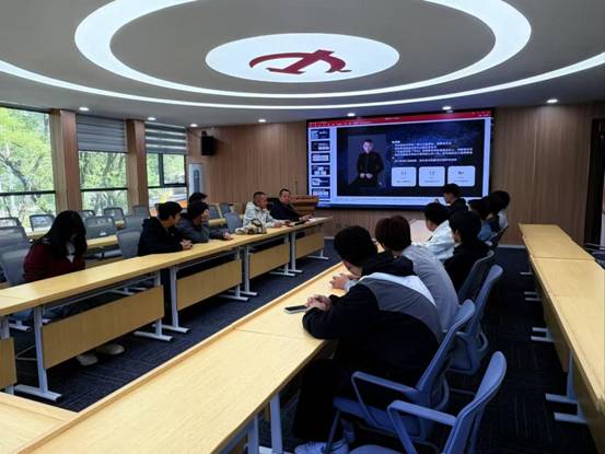 2b5237b2bed323de5a1a2c7b557b4ff1